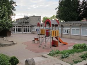 레이몽 브뤼레 초등학교