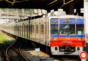 노량진역을 출발하는 2세대 1-62편성 급행열차