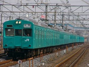 조반 쾌속선을 달리는 1000번대. 전면에는 관통문을 탑재(2003년 4월 촬영)