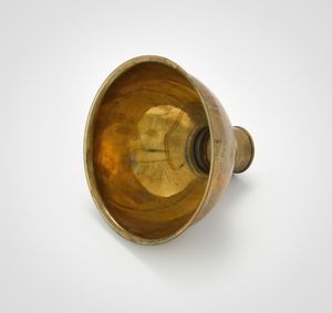 동팔랑은 태평소 몸통 끝에 부착되어 소리를 증폭하는 역할을 한다.