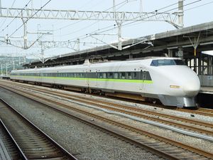 2003년 7월 JR-West "코다마" 도색의 K57편성