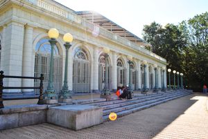 Lullwater의 보트하우스 동쪽 정면