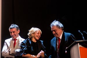 쿠건(왼쪽)과 필로미나 상영회에서 스티븐 프리어스