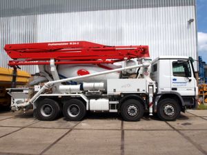 붐을 갖춘 트럭 믹서