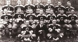 1923년 캔턴 불독스는 NFL 챔피언이었다.