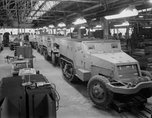 장갑 하프트랙 생산, 디볼드 세이프 앤드 록 회사의 전환 공장