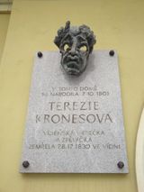 테레제 크로네스 기념 명판