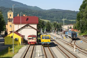 예세니크 기차역