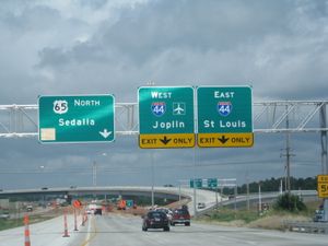 I-44로 연결되는 65번 고속도로