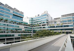 연구 단지 블록 사이의 산책로