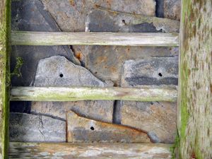 콘월, 잉글랜드, 트레메다의 농장에 있는 구멍이 뚫린 점판암