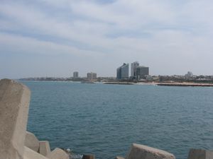 헤르츨리야피투아 지구