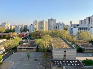 루이 아르망 초등학교 및 중학교 놀이터