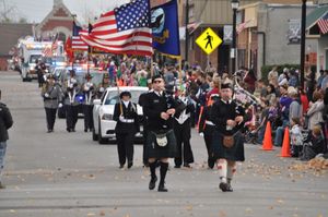 매년 레번워스 시내에서 열리는 레번워스 카운티 재향군인의 날 퍼레이드