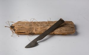 청동 면도칼과 파피루스 줄기 케이스, 기원전 1425년에서 1353년 사이, 이집트 신왕국. 토리노 이집트 박물관.