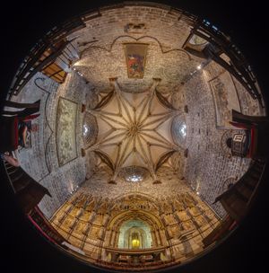 성배 예배당의 원형 조망.