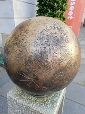 스톡홀름 시립 박물관 밖에 있는 수성 모형