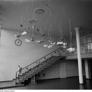 헤르만 헨젤만이 설계한 자스니츠 구 POS (종합 중등학교) 내부