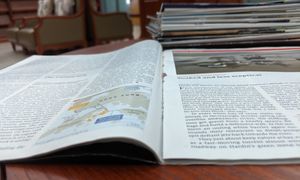 중국의 검열 부서에 의해 찢겨진 이코노미스트(The Economist)의 1989년 톈안먼 시위에 관한 페이지