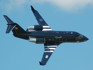 챌린저(캐나다 공군 CC-144)는 후퇴익, T자형 꼬리 및 2개의 후방 장착 터보팬을 갖추고 있다