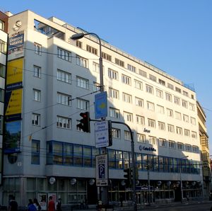 Obchodný a obytný dom Luxor (주거 및 상업 하우스 룩소르), 1937, 브라티슬라바(슬로바키아)