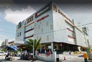 고론탈로의 쇼핑몰. 이 도시의 경제는 무역과 서비스가 주를 이룬다