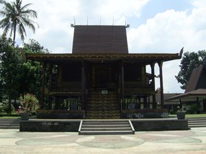 Rumah Bubungan Tinggi의 모습
