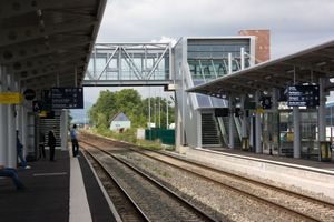 엔트자임-에어포트 기차역