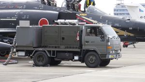 항공자위대의 시동차(토요타 다이나 개조 차량)