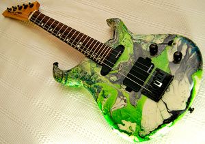 바이아 기타는 사우바도르 - 바이아에서 만들어진 4, 5 또는 6개의 현을 가진 악기이다.