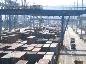 하이파 항의 컨테이너.