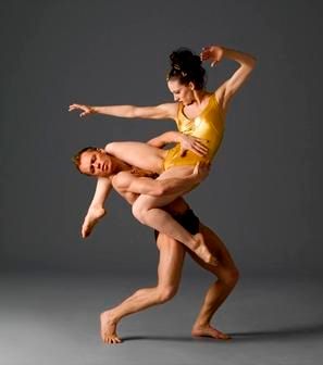 2012년 마사 그레이엄의 키르케 부활에서 율리시스를 매혹하는 키르케