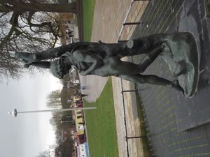 스트랫퍼드어폰에이번, 워릭셔의 뱅크로프트 가든에 있는 헤르마프로디토스 조각상