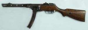 1942년형 35발들이 박스 탄창을 장착한 PPSh-41
