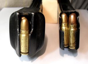 PPSh (왼쪽)와 PPS (오른쪽) 박스 탄창 비교