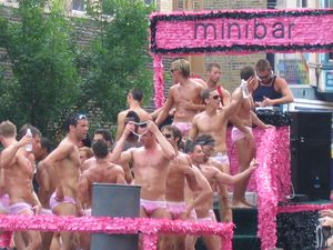 2008년 6월 시카고 프라이드 퍼레이드의 고고 보이