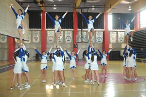 멕시코 몬테레이 공과대학교 멕시코 시티 캠퍼스의 "보레기타스"로 불리는 보레고스 살바헤스 관련 치어리더들