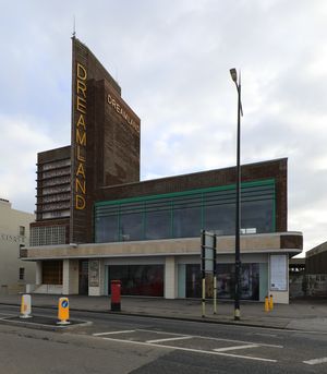 Dreamland Margate 영화관 간판이 "Empire Cinema"로 변경되었다.