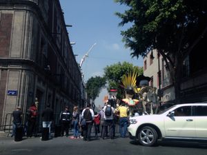 죽은 자들의 날 퍼레이드를 중심으로 멕시코 시티 장면 촬영