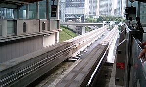 다마 센터역에서 마치다시 방면을 바라본 모습. 연장안이 있지만, 이 앞으로는 건설되지 않았다.