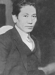 신주쿠 무사시노관에서 공개 당시, 본 작품의 설명을 담당한 변사 도쿠가와 무세이.