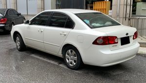 기아 로체 후측면