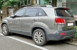 기아 쏘렌토 R 후측면