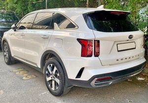 기아 쏘렌토 후측면