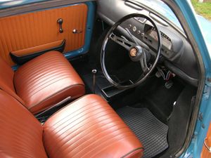 피아트 500L 실내