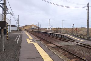 승강장과 구내 건널목 (2021년 5월)