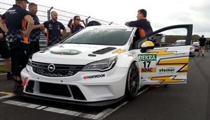 현재 TCR 독일 시리즈에 참가하고 있는 오펠 아스트라 TCR