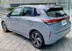 노트 오라 후면부