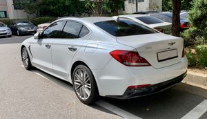 제네시스 G70 후측면