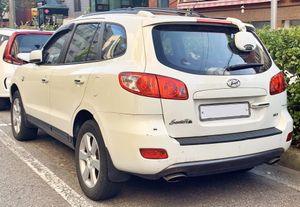 현대 싼타페 후측면